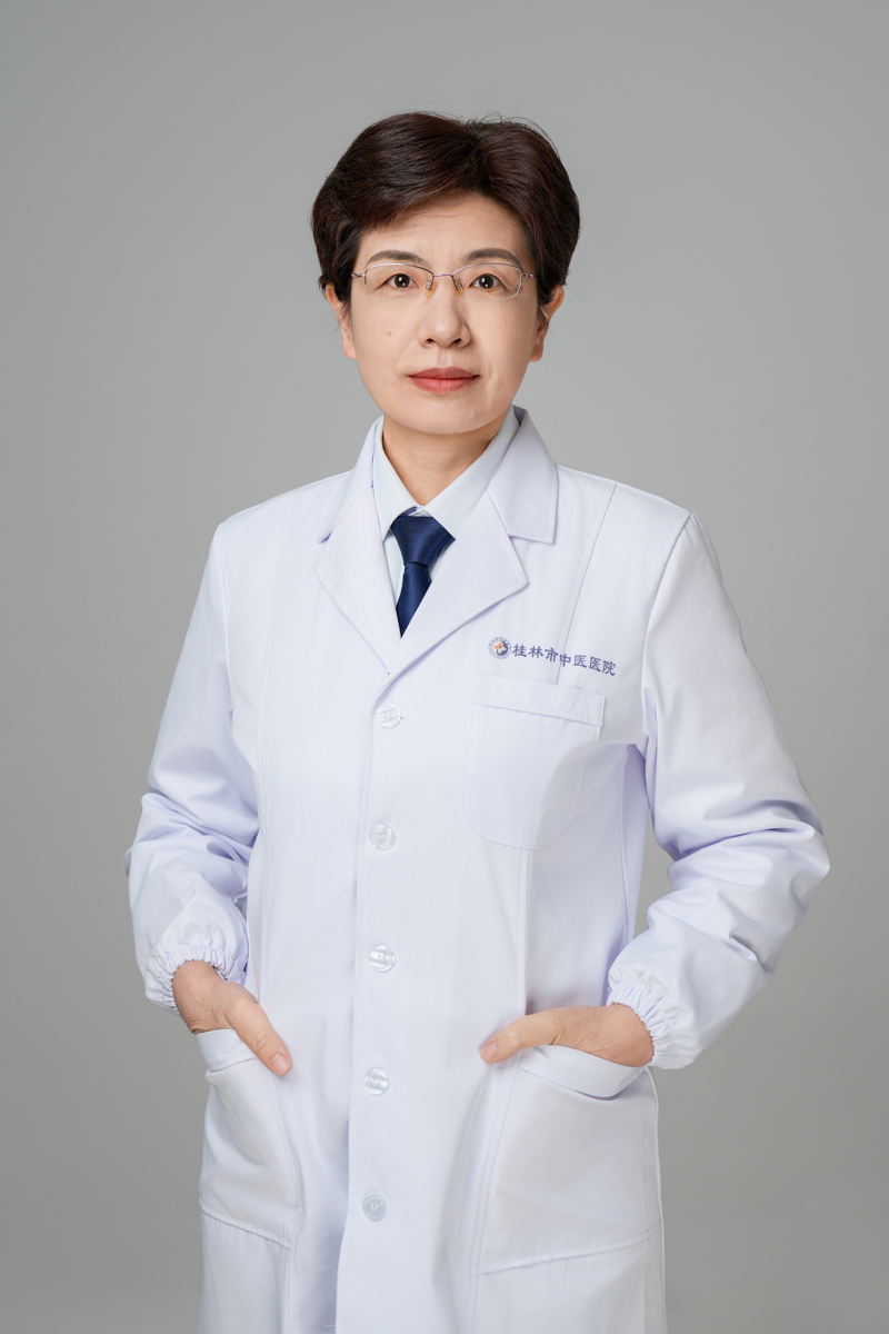 专家推荐|妇科副主任医师佘序华:从医三十载,全力以“妇”,护航女性健康