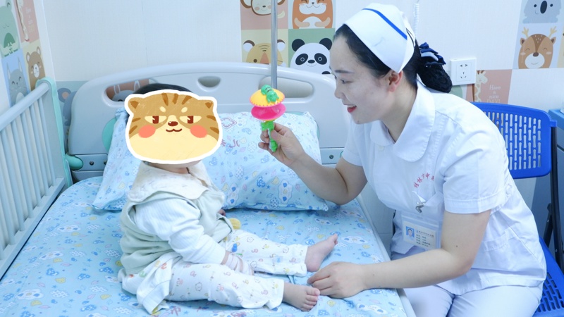 五四特辑|买大小平台赚钱网站是什么儿科护士长邹源:推拿三百下,寒夜里的中医护理暖光